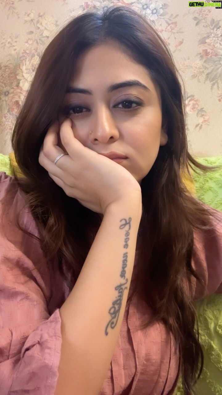 Falaq Naaz Instagram - Dimag ki dahi kar di chapaak chapaak karke.. abey jeene do machhli ko🥴 . . . #réel #comedy #falaqnaaz #foryou #trendingreels #explore #viral #machli