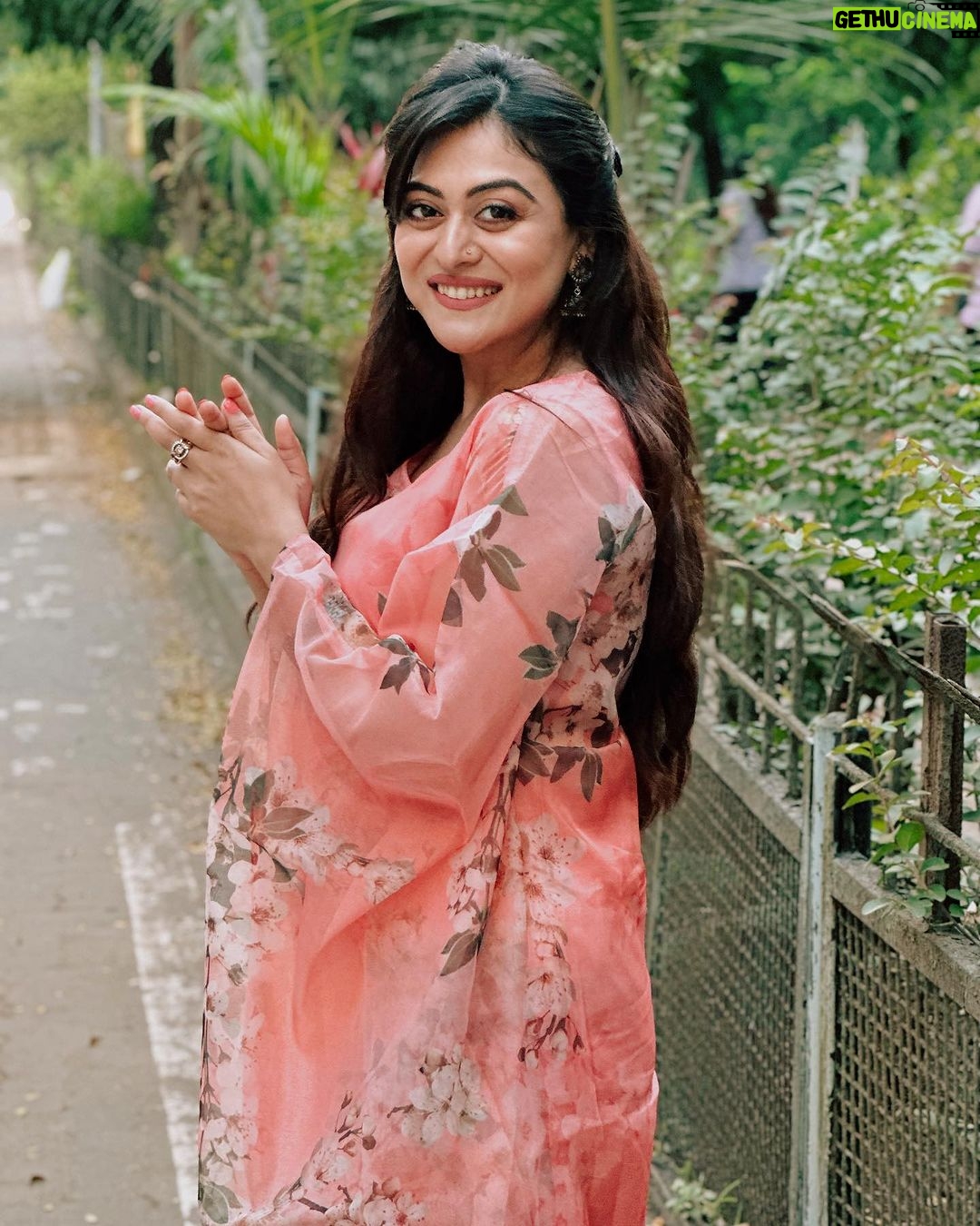 Falaq Naaz Instagram - PEACHHHHH Don’t kill my vibe✨💋🧡 . . Outfit-: @aksbynidhi PR-: @dinky_nirh . . . #post #falaqnaaz #falaqian #falaqkifauj #ootd #peachy #vibes #fashion #explore #foryou #trendingnow