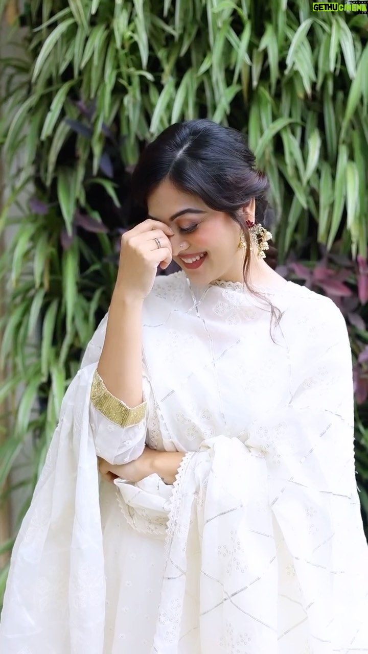 Falaq Naaz - 126.9K Likes - 🍁🍁🍁
.
.
#reelitfeelit #falaqnaaz #falaqian #falaqkifauj #bbott2 #trendingreels #foryou #explore #humtohdeewane #whiteoutfit #suit