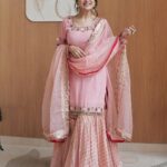 Falaq Naaz Instagram - Ishqe di chashni💕✨ . . . Outfit-: @dress_gararahouse Makeup : @vanshikhachanglanimua Hair :@blush_on_by_shrutishah @lavish_beauties_by_lavanya Photography : @portraitsbymayur @perfectlypixelized03 Jewellery: @sejalcreation23 Ring - @itahdnura Managed By : @trending_influencers Location-: @craycraftmumbai X @rainmakerconsults . . . #falaqnaaz #falaqkifauj #womaniya #falaqian #gharara #fashion #picoftheday #ootd #lookoftheday #pastel CrayCraft