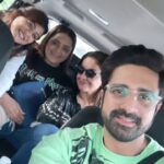 Falaq Naaz Instagram - Cheers to this beautiful time ✨🧿🧿🧿 Cheers to this love and madness 🥳😘 @poojab1972 @bebika.dhurve @avinashsachdev #purebliss ❤️ #burinazarwaleteramuhkaala🌚👈🏻😂 . . . #réel #instagood #falaqnaaz #falaqian #reunion #bbott2 #peopleforlife❤️ #trendingreels #memories