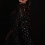 Falaq Naaz Instagram - 🦋🦋 . . Styled by : @purvabansal5 Outfit : @kmbykavita PR : @onestopsolution/ @devampandeyofficial Photographer : @portraitdeewana Make up : @blush_on_by_shrutishah Hair : @lavish_beauties_by_lavanya H&M Managed By : @trending_influencers . . #réel #instagram #falaqnaaz #trendingsongs #viralvideos #falaqian #bbott2 #foryou