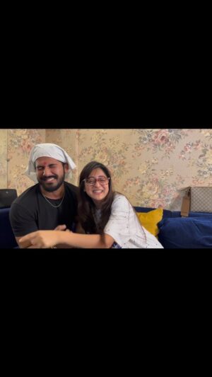 Falaq Naaz Instagram - Aur iski gym ki diet ke maine laga diye batteee😂😂😂😂🤣🤣🤣 
@sheezan9 
#rakhi2023 #thebond #falaqnaaz #sheezan
