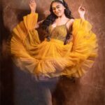 Falaq Naaz Instagram - 🧡 . . Styled by: @__snehasharma___ Outfit - @elibittonofficial Headband - @labelpoojarohra Photographer: @kaisar_alam_1 Make-up : @ansarireshma_makeup Hair: @makeoverbysejalthakkar #womaniya #falaqnaaz #falaqnaazz #bbott2 #falaqkifauj