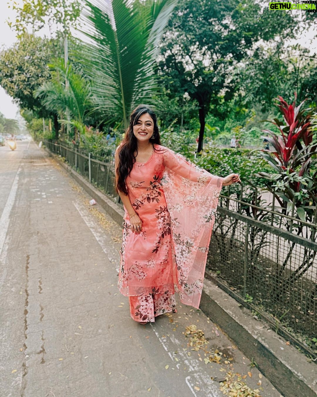 Falaq Naaz Instagram - PEACHHHHH Don’t kill my vibe✨💋🧡 . . Outfit-: @aksbynidhi PR-: @dinky_nirh . . . #post #falaqnaaz #falaqian #falaqkifauj #ootd #peachy #vibes #fashion #explore #foryou #trendingnow