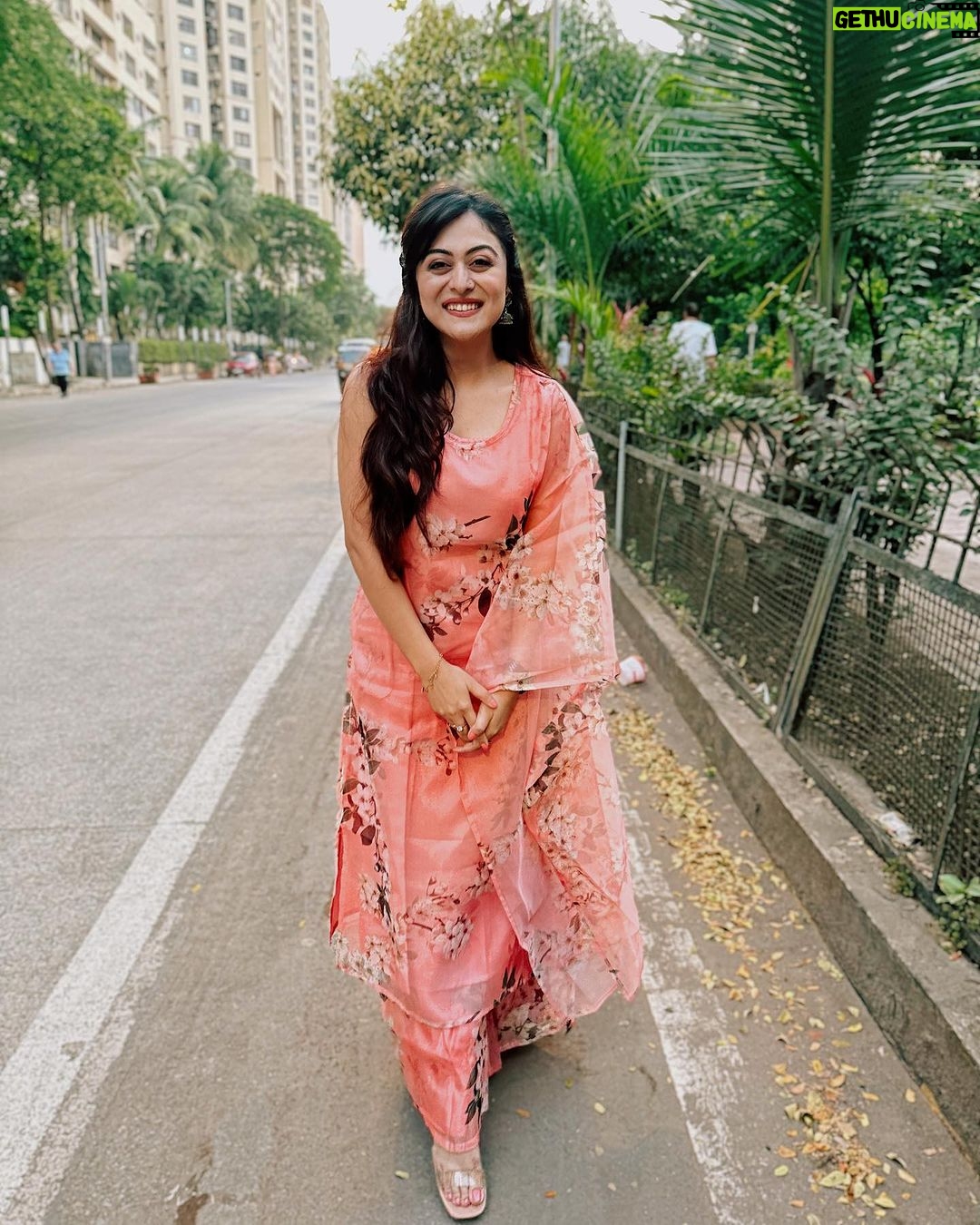Falaq Naaz Instagram - PEACHHHHH Don’t kill my vibe✨💋🧡 . . Outfit-: @aksbynidhi PR-: @dinky_nirh . . . #post #falaqnaaz #falaqian #falaqkifauj #ootd #peachy #vibes #fashion #explore #foryou #trendingnow