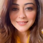 Falaq Naaz Instagram - Aur isi ke sath saare gulab ke phool walon ko valentines diwas ki hardik shubhkaamnaaen ❤️🫶🏻🙏🏻 . . . #happyvalentinesday #falaqnaaz #reels #comedy #trendingreels #foryou #explore #viral