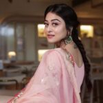 Falaq Naaz Instagram - 🌸🌸🌸 . . . Outfit-: @dress_gararahouse Makeup : @vanshikhachanglanimua Hair :@blush_on_by_shrutishah @lavish_beauties_by_lavanya Photography : @portraitsbymayur @perfectlypixelized03 Jewellery: @sejalcreation23 Ring - @itahdnura Managed By : @trending_influencers Location-: @craycraftmumbai X @rainmakerconsults . . . #falaqnaaz #falaqkifauj #womaniya #falaqian #gharara #fashion #picoftheday #ootd #lookoftheday #pastel CrayCraft