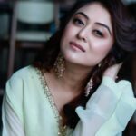 Falaq Naaz Instagram - Embrace the elegance of sheer beauty with Organzae❤️❤️Let your style speak volumes with the timeless charm of organzae.✨❤️If you also want to purchase these amazing suits then visit their website - http://www.organzae.com/ @organzaeofficial . . #lookelegantwithorganzae #falaqnaaz #foryou #explore #outfitinspiration #styling #valentines #week