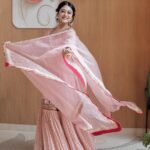 Falaq Naaz Instagram - Ishqe di chashni💕✨ . . . Outfit-: @dress_gararahouse Makeup : @vanshikhachanglanimua Hair :@blush_on_by_shrutishah @lavish_beauties_by_lavanya Photography : @portraitsbymayur @perfectlypixelized03 Jewellery: @sejalcreation23 Ring - @itahdnura Managed By : @trending_influencers Location-: @craycraftmumbai X @rainmakerconsults . . . #falaqnaaz #falaqkifauj #womaniya #falaqian #gharara #fashion #picoftheday #ootd #lookoftheday #pastel CrayCraft