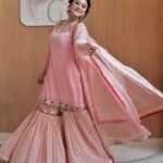 Falaq Naaz Instagram - Ishqe di chashni💕✨ . . . Outfit-: @dress_gararahouse Makeup : @vanshikhachanglanimua Hair :@blush_on_by_shrutishah @lavish_beauties_by_lavanya Photography : @portraitsbymayur @perfectlypixelized03 Jewellery: @sejalcreation23 Ring - @itahdnura Managed By : @trending_influencers Location-: @craycraftmumbai X @rainmakerconsults . . . #falaqnaaz #falaqkifauj #womaniya #falaqian #gharara #fashion #picoftheday #ootd #lookoftheday #pastel CrayCraft