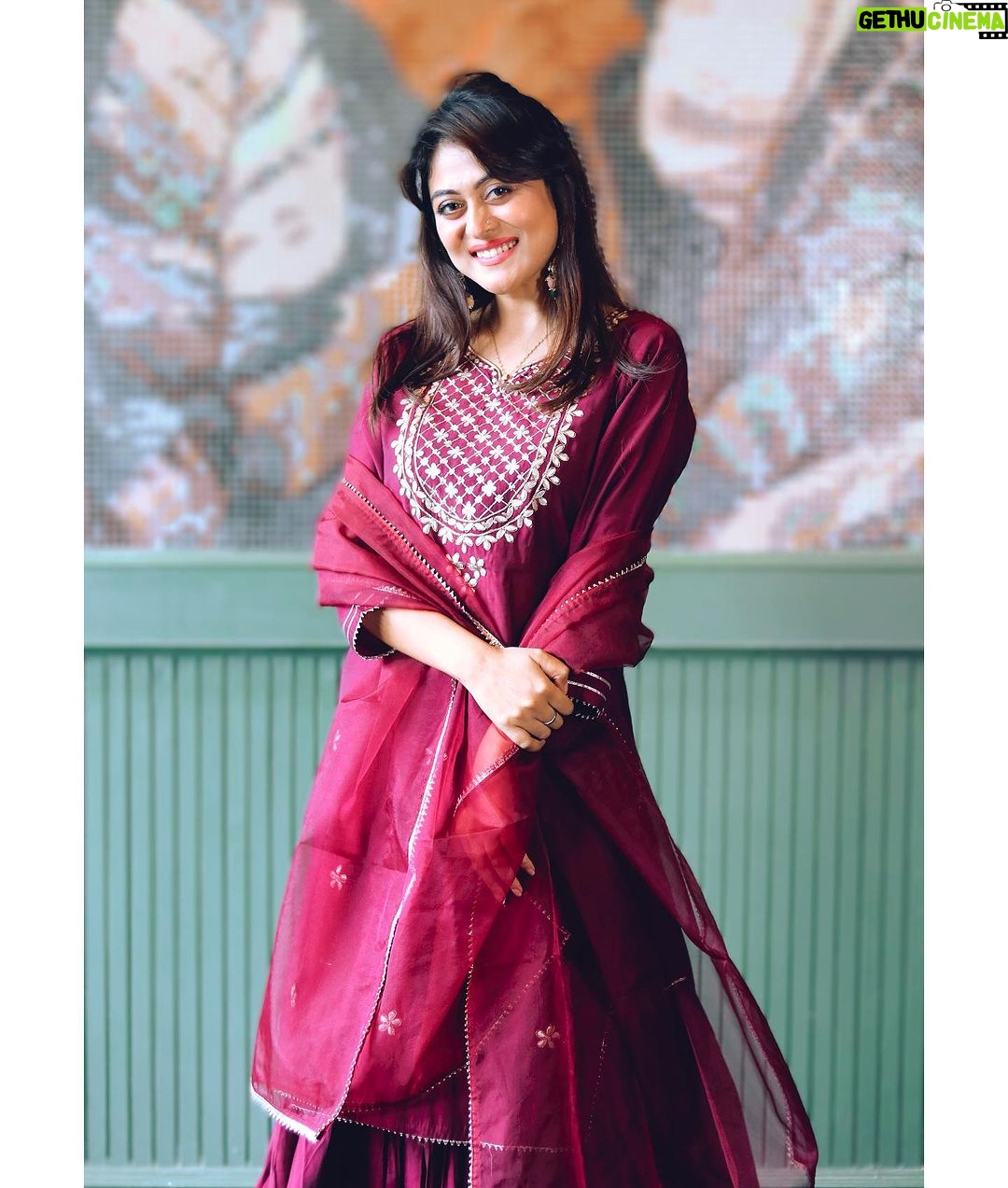 Falaq Naaz Instagram - 🩷🩷🩷 . . . Wearing-: @swaroop_dressing_collection Pc-: @sn_photografy_06 Location-: @mitronandheri Accessories-: @the_jewel_gallery . . #picture #falaqnaaz #falaqkifauj #bbott2 #falaqian #outfit #ootd