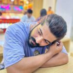 Falaq Naaz Instagram - Happy Birthday to my heart ♥️ Zyada kuch hai nahi kehene ke liye mere paas bass tu khush reh hamesha❤️ @sheezan9 Allah tujhe har khushi se nawaze 🤗 Amen❤️ Tu hi wajah..Tere bina be wajah bekaar hun main❤️ I love you mere bhai