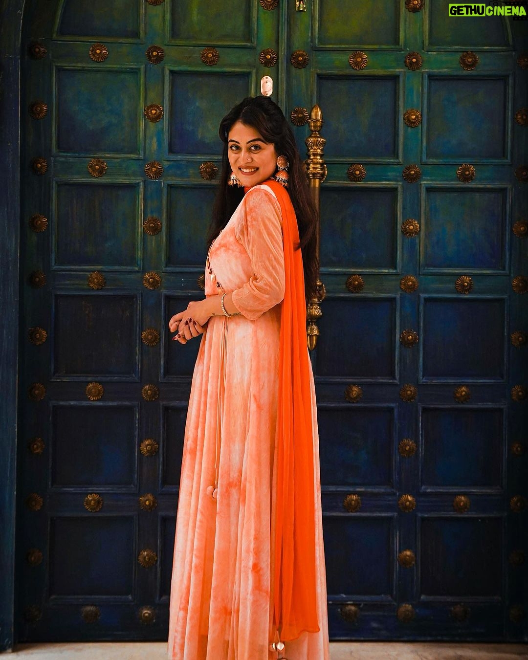 Falaq Naaz Instagram - Soul over beauty 🧡 . . Styled by- @purvabansal5 Outfit by - @label_simmibajaj Pc-: @abhijeet_af . . #picoftheday #outfits #falaqnaaz #falaqkifauj #falaqian #bbott2 #girlwithdreams Mulk