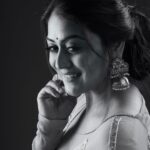 Falaq Naaz Instagram - बोले ज़माना यूँ मैं तेरे जैसी हूँ तू भी तो मुझसा दिख ज़रा ✨🌹 . . . Pc-: @munnasphotography . . . #instapost #foryou #falaqnaaz #throwback #photoshoot