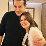 Falaq Naaz Instagram - Post Birthday celebration 🥳 Mera birthday nahi @khalidoon1 ji ka birthday 🤭😃😍 . . . #saakk #reunion #falaqnaaz #aboutlastnight #foryou #explore