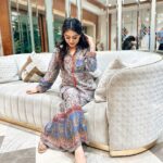 Falaq Naaz Instagram - Give me an old fashion sort of love✨❤️♠️ . . . Outfit: @kaftanize_clothing Brand Pr : @socialpinnaclepr x @styling.your.soul Mua-: @vanshikhachanglanimua . . . #falaqnaaz #fashion #foryou #explore #coordset #picoftheday