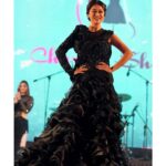 Falaq Naaz Instagram - Drenched in BLACK ♠️ Radiating Grace✨ . . An evening for @charmisdesign ✨❤️ Outfit-: @charmisdesign Mua-: @vanshikhachanglanimua . . . #foryou #showstopper #falaqnaaz #explore #fashionshow #rampwalk #black #gown