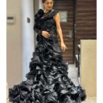 Falaq Naaz Instagram - Drenched in BLACK ♠️ Radiating Grace✨ . . An evening for @charmisdesign ✨❤️ Outfit-: @charmisdesign Mua-: @vanshikhachanglanimua . . . #foryou #showstopper #falaqnaaz #explore #fashionshow #rampwalk #black #gown