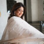 Falaq Naaz Instagram - ⭐️❤️ . . . Outfit : @gangafashions Styled by : @styleby_shivi Footwear: @azorafashionofficial Outfit pr : @_vaishnavii.3011 📷-: @theadywisee Location-: @mitronandheri PR-: @maverick.communication01 Mua-: @vanshikhachanglanimua managed by-: @trending_influencers . . . #post #falaqnaaz #styling #fashion #punjabisuit #fashionphotography #makeup #explore #foryou Mitron Cafe & Bar