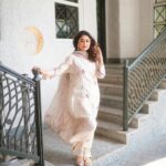 Falaq Naaz Instagram - ⭐️❤️ . . . Outfit : @gangafashions Styled by : @styleby_shivi Footwear: @azorafashionofficial Outfit pr : @_vaishnavii.3011 📷-: @theadywisee Location-: @mitronandheri PR-: @maverick.communication01 Mua-: @vanshikhachanglanimua managed by-: @trending_influencers . . . #post #falaqnaaz #styling #fashion #punjabisuit #fashionphotography #makeup #explore #foryou Mitron Cafe & Bar