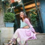 Falaq Naaz Instagram - Charha de rang💕 . . . Outfit-: @shivaliahmedabad Styled by-: @styleby_shivi Outfit pr-: @sonyashaikh Accessories-: @uniquecollection.2020 📷-: @theadywisee Location-: @mitronandheri PR-: @maverick.communication01 Mua-: @vanshikhachanglanimua managed by-: @trending_influencers . . . #post #falaqnaaz #styling #fashion #punjabisuit #fashionphotography #makeup #explore #foryou Mitron Cafe & Bar