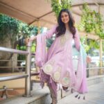 Falaq Naaz Instagram – Charha de rang💕
.
.
.
Outfit-: @shivaliahmedabad 
Styled by-: @styleby_shivi 
Outfit pr-: @sonyashaikh 
Accessories-: @uniquecollection.2020 
📷-: @theadywisee 
Location-: @mitronandheri PR-: @maverick.communication01 
Mua-: @vanshikhachanglanimua managed by-: @trending_influencers 
.
.
.
#post #falaqnaaz #styling #fashion #punjabisuit #fashionphotography #makeup #explore #foryou Mitron Cafe & Bar