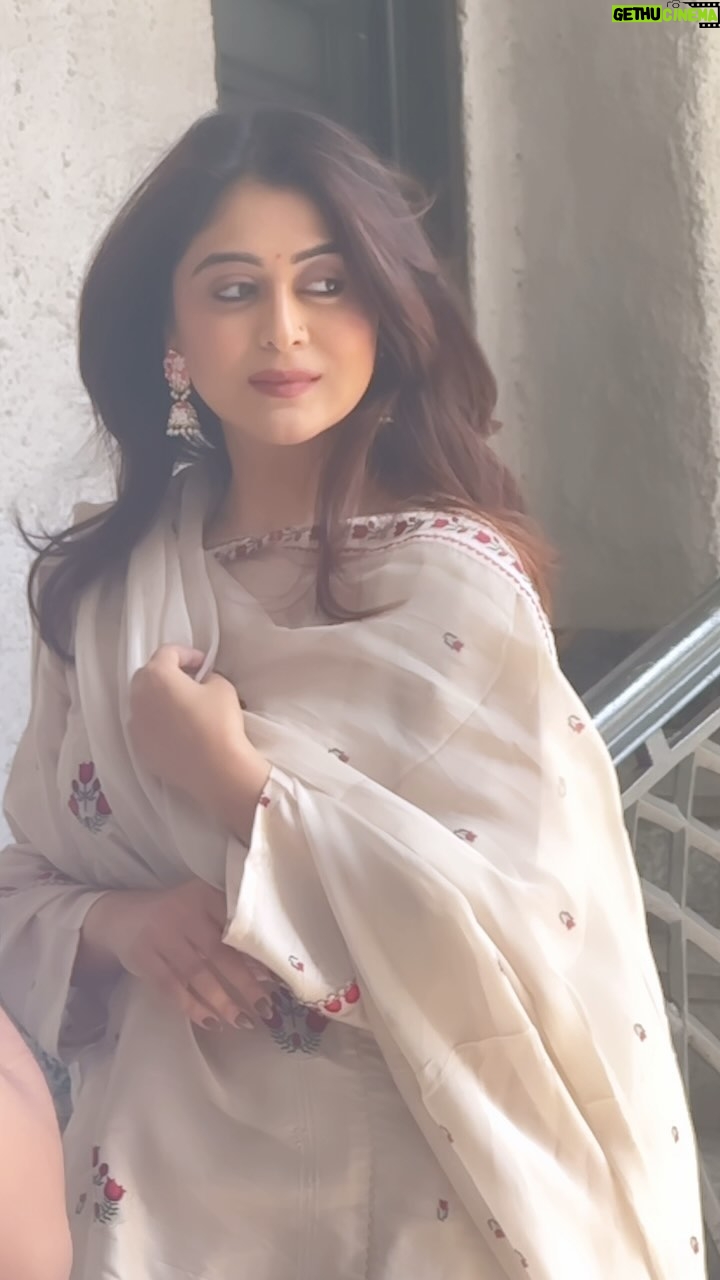 Falaq Naaz - 72.4K Likes - ⭐️❤️
.
.
.
Outfit : @gangafashions
Styled by : @styleby_shivi
Footwear: @azorafashionofficial
Outfit pr : @_vaishnavii.3011
📷-: @theadywisee
Location-: @mitronandheri PR-: @maverick.communication01
Mua-: @vanshikhachanglanimua managed by-: @trending_influencers
.
.
.
#trendingreels #falaqnaaz #foryou #explore #viral #srk