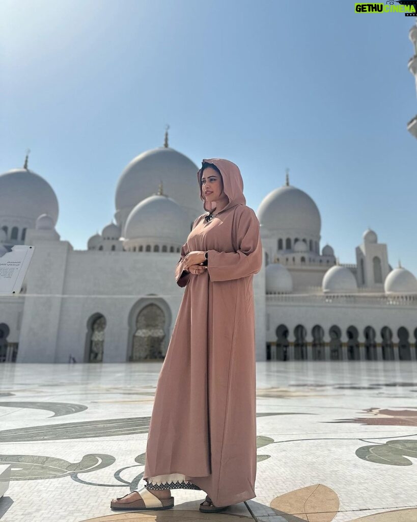 Farina Azad Instagram - 🤍 Grand Mosque, Abu Dhabi