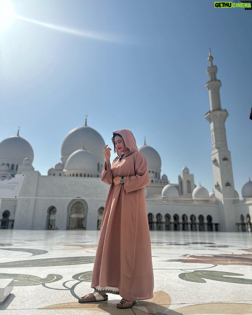Farina Azad Instagram - 🤍 Grand Mosque, Abu Dhabi