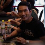 Fattah Amin Instagram - Penang mai dah! Hangat betui sambutan sana! Terima kasih semua penonton di GSC Sunway Carnival Mall, Penang! Anda semua memang terbaik! InsyaAllah kita akan bertemu di Terengganu pula 17 Januari ini! Ayuh, mari kita semarakkan semangat perjuangan. Saksikan Filem Pendekar Awang di pawagam berdekatan anda sekarang! #meetandgreet #roadtour #autograf #tayanganbermula #dipawagam #pendekarawang #filempendekarawang #darahinderagajah #fattahamin #nadhirnasar #amirahnaf #alikarimi #demitanahtumpahnyadarahku #studiokembara #hiburanbermanfaat