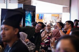 Fattah Amin Instagram - Penang mai dah! Hangat betui sambutan sana!

Terima kasih semua penonton di GSC Sunway Carnival Mall, Penang! Anda semua memang terbaik! InsyaAllah kita akan bertemu di Terengganu pula 17 Januari ini!

Ayuh, mari kita semarakkan semangat perjuangan. Saksikan Filem Pendekar Awang di pawagam berdekatan anda sekarang!

#meetandgreet #roadtour #autograf #tayanganbermula #dipawagam #pendekarawang #filempendekarawang #darahinderagajah #fattahamin #nadhirnasar #amirahnaf #alikarimi #demitanahtumpahnyadarahku #studiokembara #hiburanbermanfaat