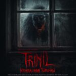 Fattah Amin Instagram - Inilah PENAMPAKAN POSTER FILM Karya terbaru dari @hanungbramantyo TRINIL ( BALEKNO GEMBUNGKU ) siap menebar teror di seluruh bioskop! Ada banyak kejutan di dalam film Trinil yang bikin kamu penasaran dan bertanya-tanya sampai akhir film. Catat! tgl 4 Januari 2024 Siap teriak bareng di seluruh bioskop Indonesia. Jangan lupa terus follow sosial media TRINIL ( BALEKNO GEMBUNGKU ) buat dapetin info lainnya. #filmtrinil #kembalikantubuhku #baleknogembungku