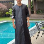 Fattah Amin Instagram - Assalamualaikum.. cantik tak jubah ni? Kalau saya jual ada yang nak beli tak? 😉 cukup seratus komen ‘Nak’ saya jual. #JubahFattahAmin