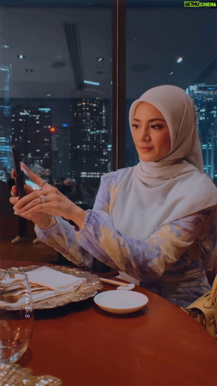 Fattah Amin Instagram - Because even the simplest surprises bring the biggest smiles to my beautiful wifey’s face 💙 @missfazura