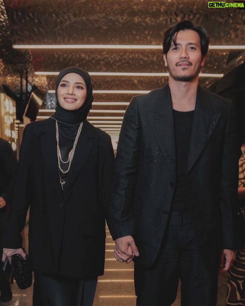 Fattah Amin Instagram - Premiere night film Trinil in KL. 👻 Now playing in Malaysia / Singapore / Brunei. Styled by @johankassim Outfit: @fendi #fendi MUA @rozlanassir Photo @hasifikri