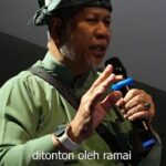 Fattah Amin Instagram - “Jangan katakan kepada Allah aku ada masalah besar, tapi katakan kepada masalah aku ada Tuhan YANG MAHA BESAR” Tok Abah terharu dengan kata-kata dari Filem Pendekar Awang. MasyaAllah, setinggi-tinggi penghargaan kepada Datuk Dr. Haji Mohd Fadzilah Kamsah menyokong filem ini. Pendekar Awang: Darah Indera Gajah, penuh dengan teladan, di pawagam berhampiran anda sekarang. SAKSIKANNYA! #tayanganbermula #dipawagam #pendekarawang #filempendekarawang #darahinderagajah #fattahamin #nurfazura #nadhirnasar #helizahelmi #alikarimi #demitanahtumpahnyadarahku #studiokembara #hiburanbermanfaat