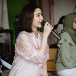 Febby Rastanty Instagram - #throwbackmonday to 1st of Feb, 2024. Merayakan hari kelahiranku bareng adik-adik dari Rumah Belajar Ceria di Kampung pemulung Joglo. Dibantuin sama tim dari @kitabisacom dan juga @rbceria.joglo pastinya. Ah, my heart is full 💖