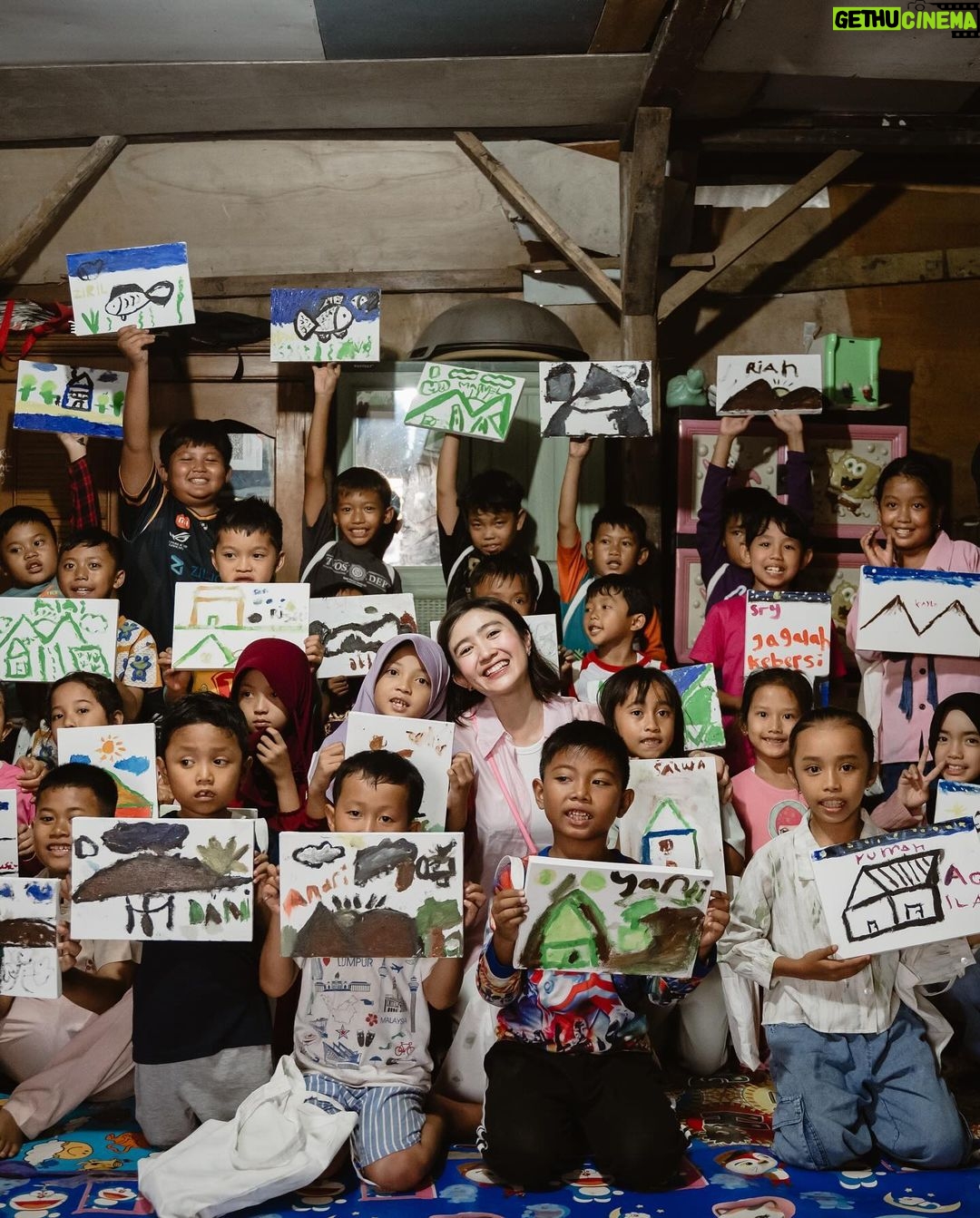 Febby Rastanty - 342.9K Likes - #throwbackmonday to 1st of Feb, 2024. Merayakan hari kelahiranku bareng adik-adik dari Rumah Belajar Ceria di Kampung pemulung Joglo. Dibantuin sama tim dari @kitabisacom dan juga @rbceria.joglo pastinya. Ah, my heart is full 💖