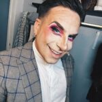Federico Bal Instagram - En @kinkyargentina soy también Simón, el hombre detrás de la bella Lola. Y quería compartirles este make up hermoso a cargo de @cecivent y diseñado por @tefi.giraldo ! Ya vinieron? Estamos todo febrero en @centrodeartemdp contando esta bella historia, no te la pierdas! . . . . @daiflores_estilista @clarlentcolor Mar del Plata, Argentina