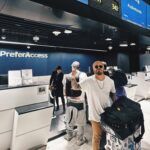 Federico Bal Instagram – Llegamos a Panamá City luego de una gran recorrida por los Estados Unidos junto a @copaairlines 

Nos alojamos en el Casco Viejo de la Ciudad, a tan solo 30 minutos del aeropuerto de Tocumen, en uno de los hotel más referentes y con mayor historia, el “American Trade Hotel”.
Desde el primer momento la calidez de su gente, los colores, su arquitectura… era como si estuvieramos viajando al pasado pero con el confort de un hotel Boutique! 100% recomendable @amtradehotel 

Sin perder tiempo nos aventuramos entre la naturaleza, la historia y la gastronomía 

Les dejo este carrete de fotos que habla por si solo, sin spoilear mucho lo que van a poder ver pronto por @restodelmundo13

✅ Casco Viejo
✅ Ciudad de Panamá
✅ Canal de Panamá (Miraflores)
✅ Navegación en Gamboa
✅ Isla de los Monos
✅ Comunidad Aborigen Wounaan

Además de toda la gente hermosa que conocimos hemos disfrutado de tremendas experiencias culinarias…

✅ Tomillo de Chef Milanés
✅ Casa Casco
✅ Canal House
✅ Nomada

La próxima vez que viajes con @copaairlines aprovecha y hace un stopover y recorré esta ciudad encantadora!

Como siempre, nuestro mayor consejo si vas a viajar, hacelo protegido con @universal.assistance 

Les dejamos acá info de los lugares que visitamos y a quienes agradecemos por el apoyo, principalmente a @bal.luciano que se ocupo de toda la producción comercial de Panamá y al Sr Ernesto Velasquez de la Embajada de Panamá en Argentina quien nos brindo a todas sus amistades para que este viaje sea posible!

@amtradehotel
@soyernestovelasquez
@panamatravelgroup
@localinpty
@ursucookie
@casacasco
@barefootpanamatours
@isla_monos
@chefmilanes
@chef_carlos_barrios
@canalhousepanama
@filiwylis
@juanoswald
@diezpepi

#panama #canaldepanama #turismo #cascoviejo #copaairlines #experiencias #viajes #aventuras #paisajes #Panamacity #traveling #trip #bal #restodelmundo #historia #cultura Panama City, Panama
