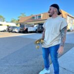 Federico Bal Instagram - Me pasa que de cada ciudad me llevo momentos. Estos días en San Diego, fueron de los más lindos de mi año. Me cuesta irme de estas ciudades, donde te sentís tan en casa. Sobretodo cuando volves a ver a tus amigos y se siente que el tiempo no paso. Pero así es este trabajo, todo es grandioso, salvo las despedidas. See you soon dude, be safe @hernancoretta @salomesajnin 🥹 San Diego, California
