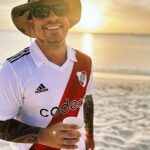 Federico Bal Instagram – Todo lo que es playa, mojitos y river plate.
Enamorado de esta isla. Pronto en @restodelmundo13 ! Gracias @arubabonbini #aruba #arubabonbini 🇦🇼♥️🍹☀️🌊🏝️ Aruba One Happy Island