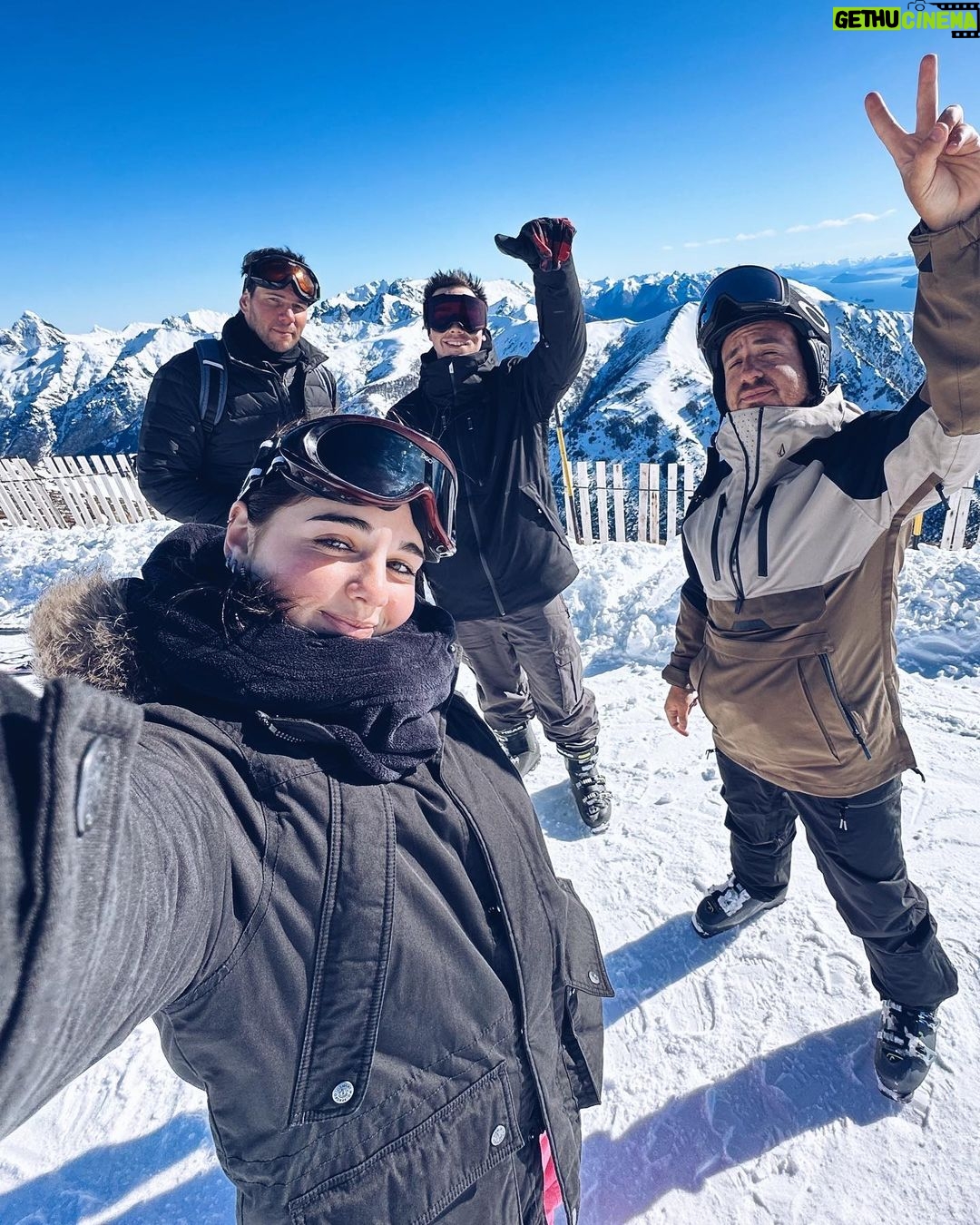 Federico Bal - 5.2K Likes - Postales de unos días maravillosos en familia. Nieve y amigos en el sur. Gracias @barilochear por siempre recibirnos tan bien 😍