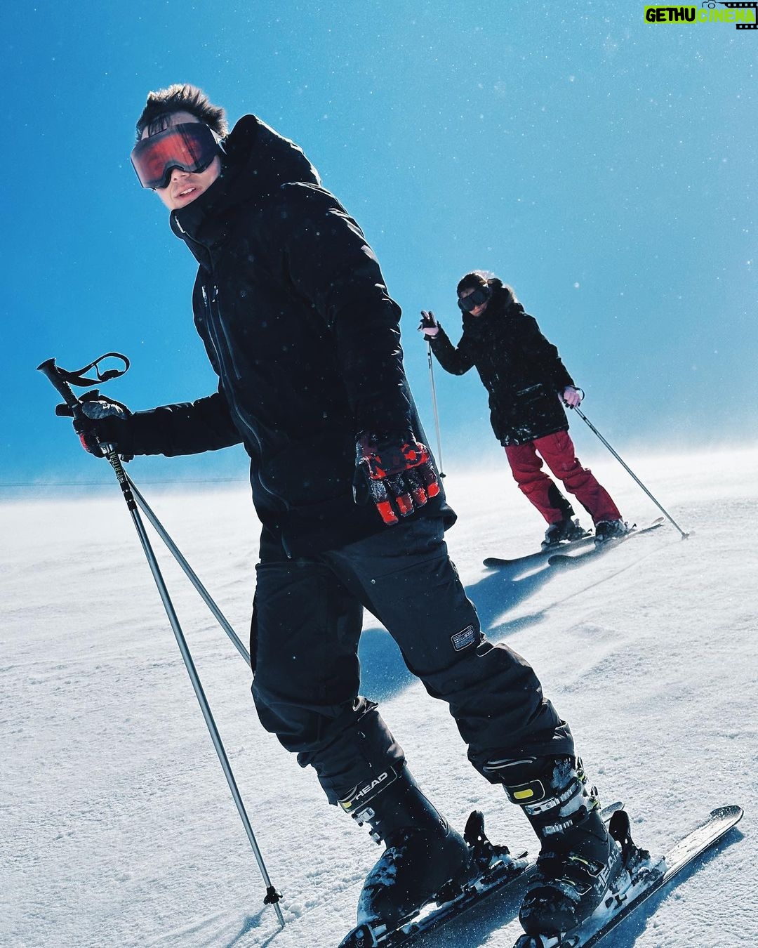Federico Bal - 5.2K Likes - Postales de unos días maravillosos en familia. Nieve y amigos en el sur. Gracias @barilochear por siempre recibirnos tan bien 😍