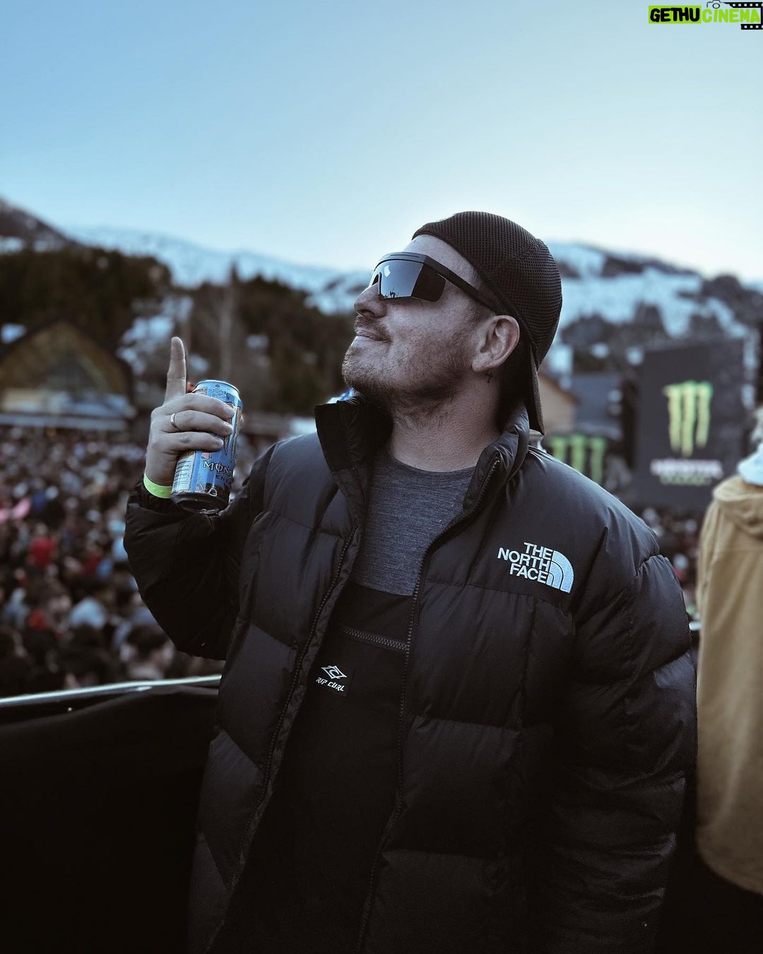 Federico Bal - 5.2K Likes - Postales de unos días maravillosos en familia. Nieve y amigos en el sur. Gracias @barilochear por siempre recibirnos tan bien 😍
