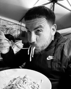 Federico Bal Instagram - R O M A ♥️ Podría decir tanto de esta ciudad, de su gente, sus comidas, sus calles, los amigos, la noche. Pero prefiero subir estas fotos que hablan solas, a modo de adelanto de lo que verán en unas semanas por @restodelmundo13 ! Volvemos a casa, pero con una valija repleta de anécdotas 🥹🇮🇹♥️ Roma, Italia
