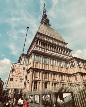 Federico Bal Instagram - Seguimos recorriendo Italia. No se imaginan los programas que se vienen en @restodelmundo13 ! Acá les dejo unas random de Turín. Que ciudad, que placer poder recorrer estos lugares y en muy poco tiempo poder mostrárselos en la pantalla de @eltrecetv ! Es mi trabajo soñado? Claro que si.