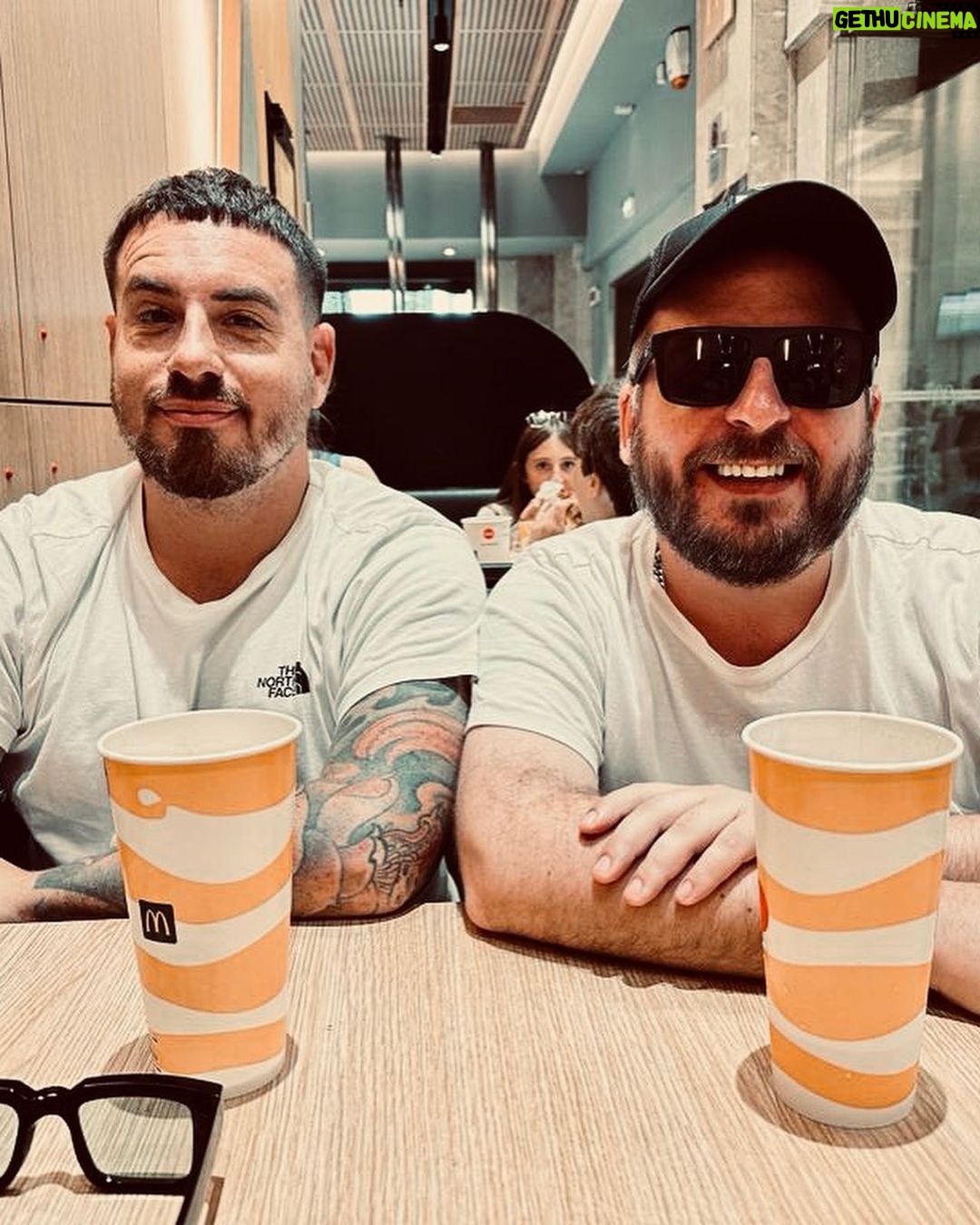 Federico Bal - 6.9K Likes - Seguimos recorriendo Italia. No se imaginan los programas que se vienen en @restodelmundo13 ! Acá les dejo unas random de Turín. Que ciudad, que placer poder recorrer estos lugares y en muy poco tiempo poder mostrárselos en la pantalla de @eltrecetv ! Es mi trabajo soñado? Claro que si.