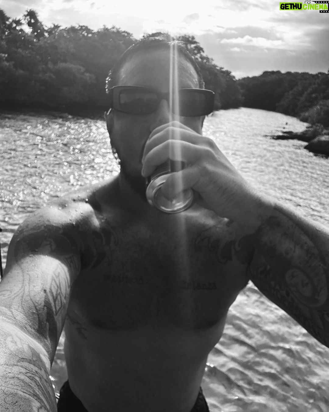 Federico Bal - 8.5K Likes - Tulum de mi corazón. Este lugar te cambia, no puedo explicarles los días q pasamos en la selva mexicana grabando para @restodelmundo13 con el gran @juanoswald ! Pero también disfrutando y esta vez con ella, que se puso la diez y no paró de producir con nosotros para que salga todo genial, te adoro @clarimperatrice ! Pronto verán por @eltrecetv estos días en el paraíso! México, sos una cosa tan especial, por que siento que de alguna manera esto fue solo el comienzo?